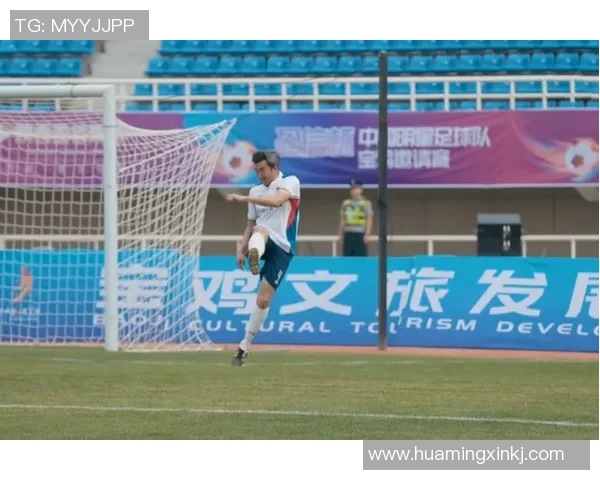 足球明星代言可乐引领潮流饮品新风尚,激情与清爽完美结合